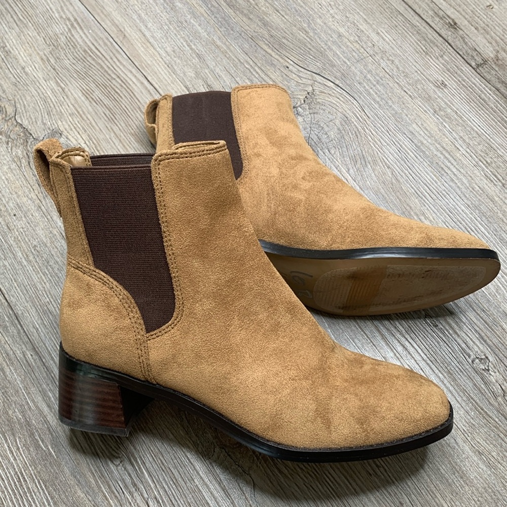 Women’s J.Crew Chelsea Boot Size 6 Suede Leather
